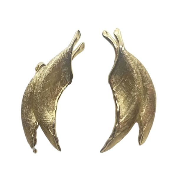 Vintage Giovanni Double Leaf Gold Clip Earrings - Picture 1 of 5